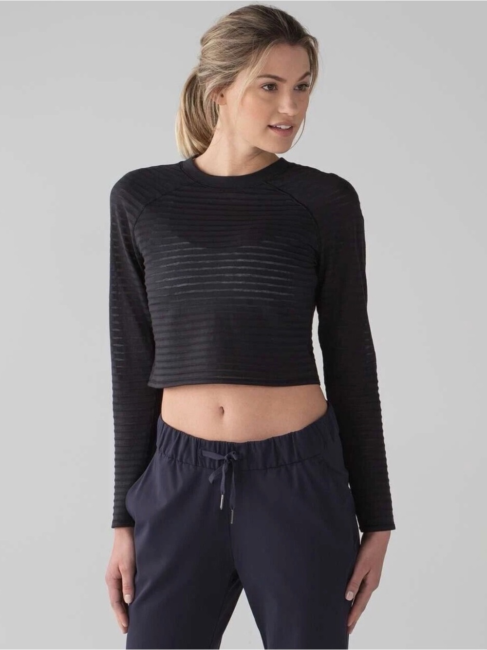 Lululemon Womens Uncovered Cropped Long Sleeve Top Black See Measurements XS-S